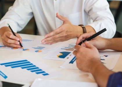 Some firms have run successful campaigns, and we listed the top 10 companies with the best marketing to show you what they did right.